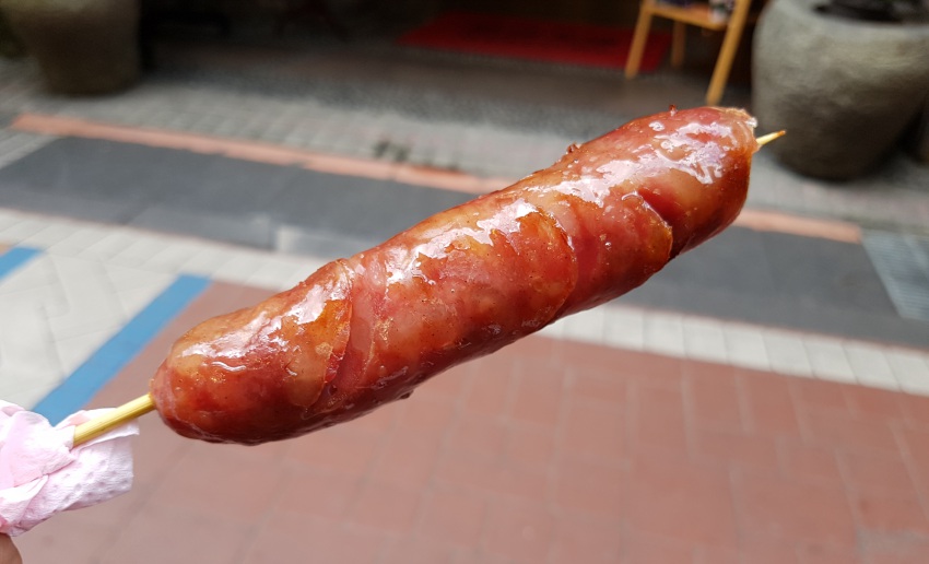 山猪肉香腸（イノシシ肉のソーセージ）<br />1本35元 / 3本100元
